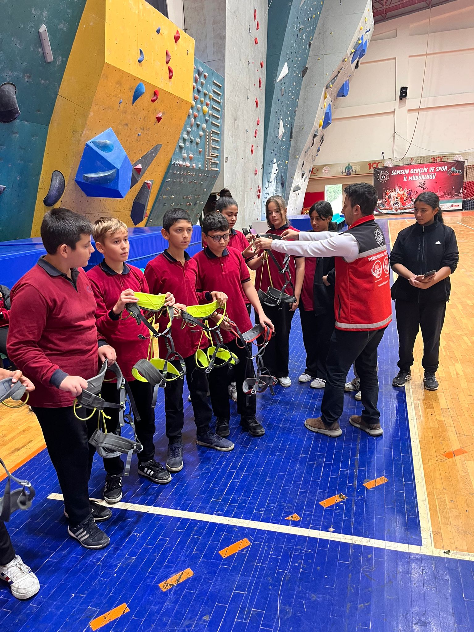  Minik Adımlar Zirveye!