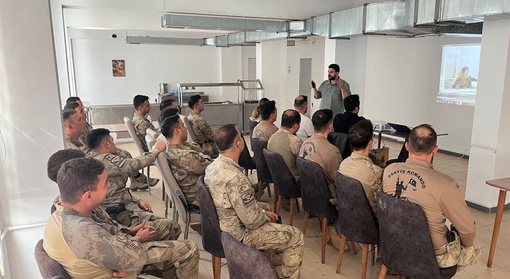 Çukurca’da İl Jandarma Komutanlığında Aile Eğitim Programı