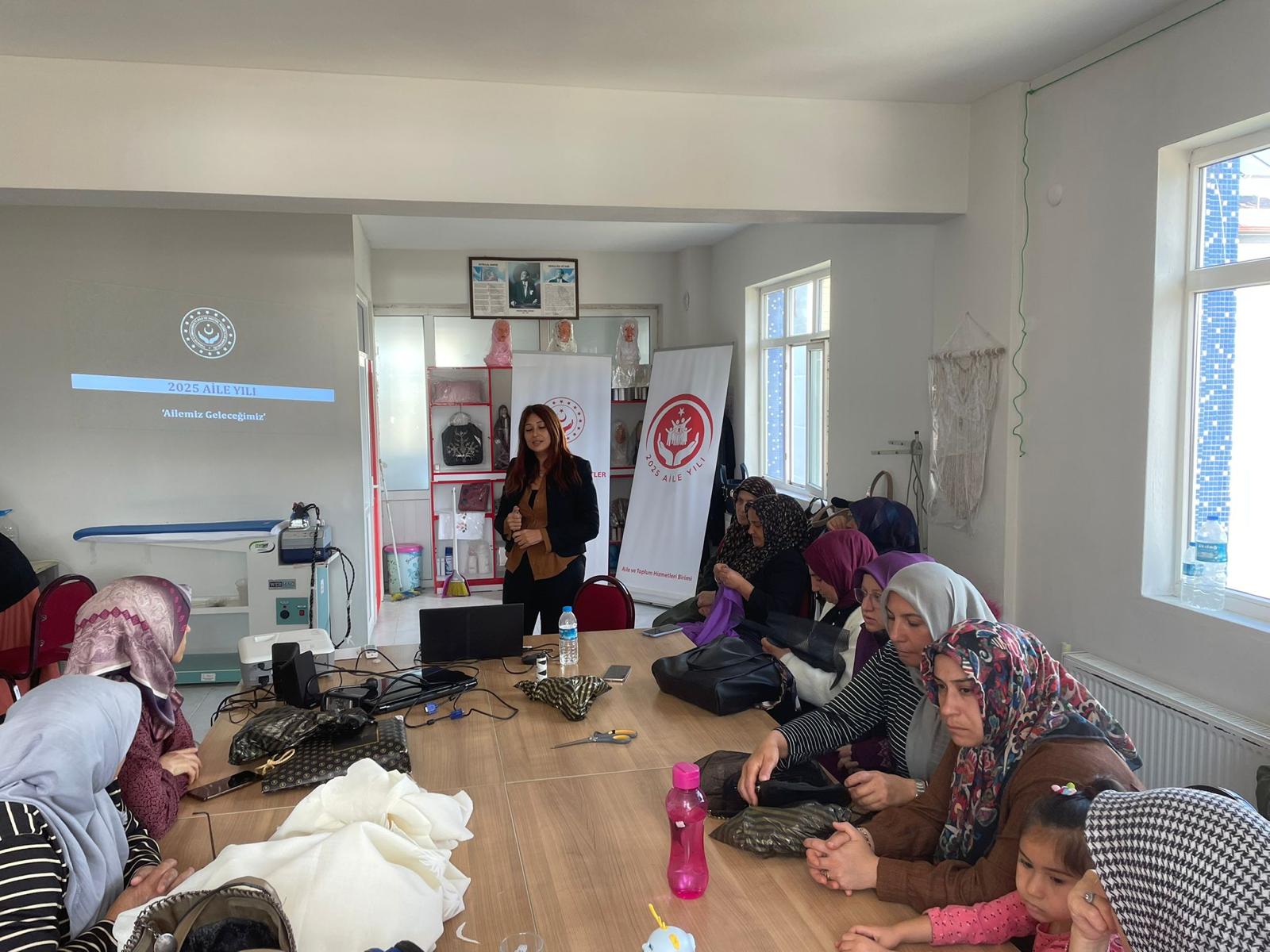 Asarcık ADEM’de Kadın Kursiyerlere 2025 Aile Yılı Eğitimi  