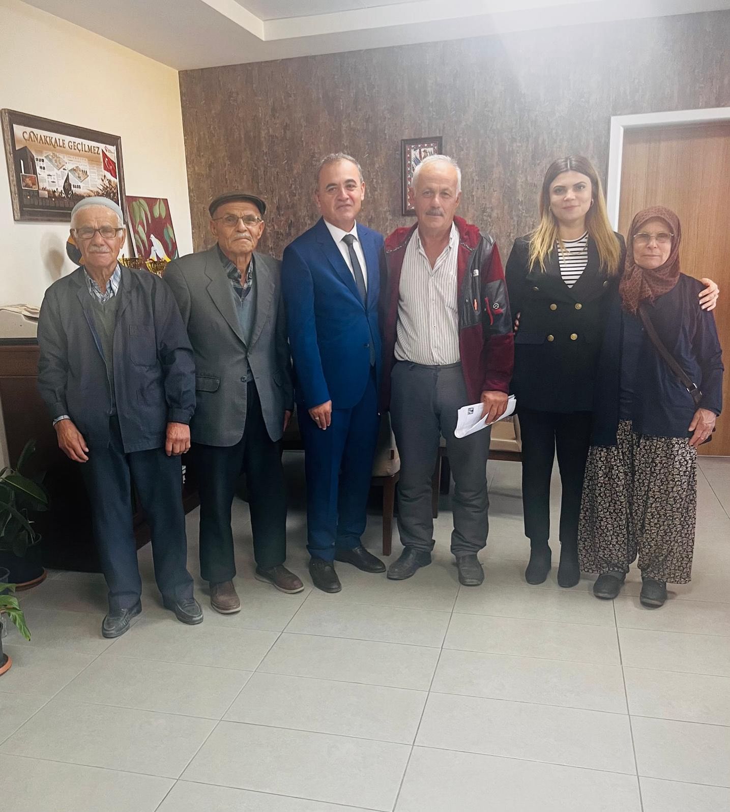 İl Müdürümüz Mustafa Çakır, Onacak Köyü Muhtarı ve Köyün Değerli Büyüklerini Makamında Ağırladı