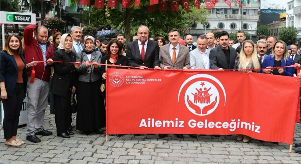 “Büyük Aile” Temalı El Emeği Ürünler Sergimiz Gerçekleştirildi!