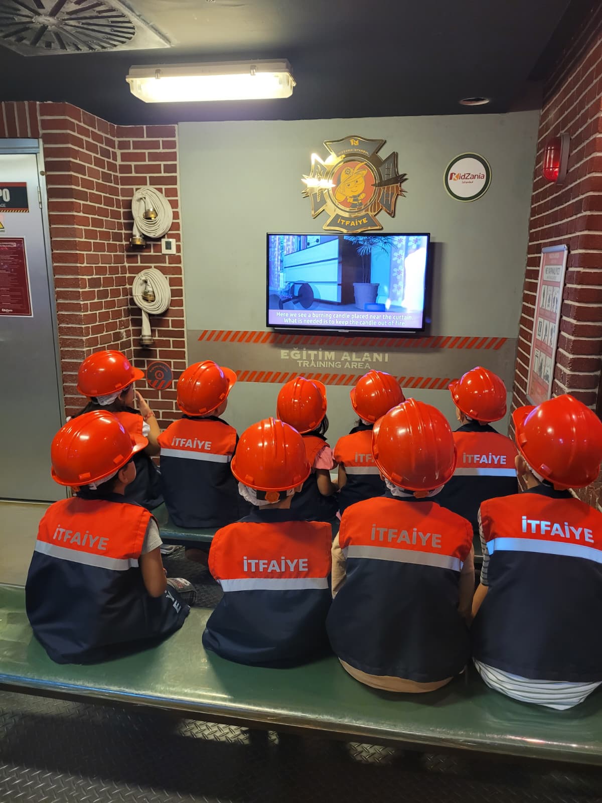 Sosyal ve Ekonomik Destek Hizmet Modelinden Yararlanan Çocuklarımıza Okul Destek Projesi Kapsamında Etkinlikler Düzenlemeye Devam Ediyoruz