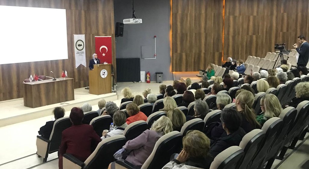 Türk Kadınlar Derneği Konseyi'ne ziyaret.