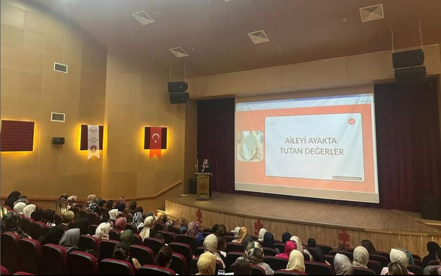 Ailenin Korunması ve Güçlendirilmesi Konulu Söyleşi Gerçekleştirildi