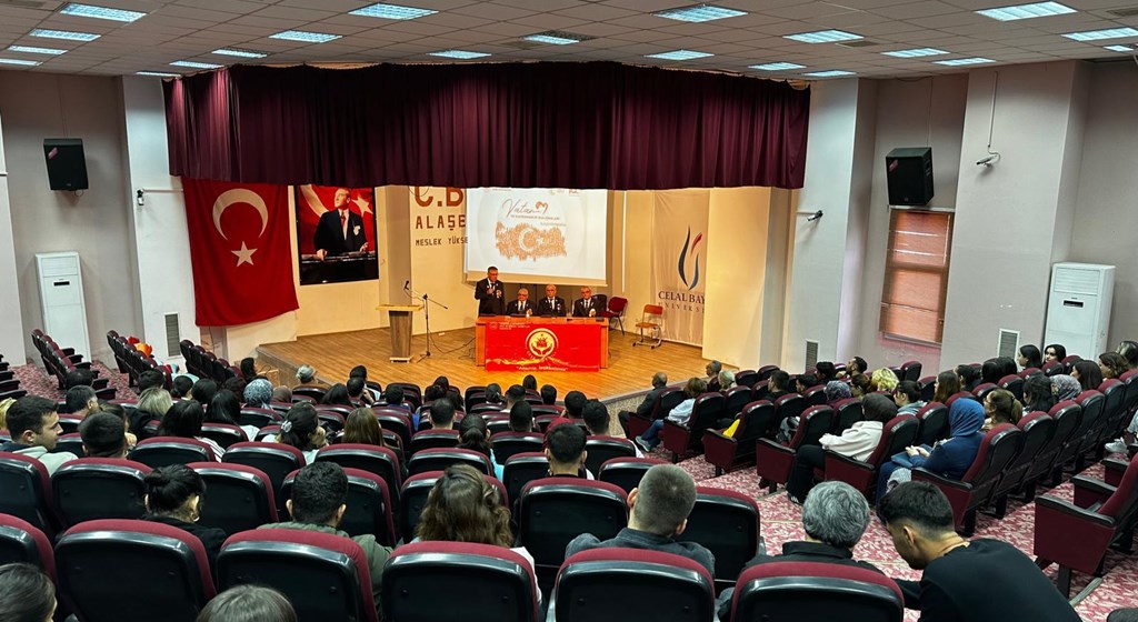Alaşehir'de "Vatan ve Kahramanlık Buluşmaları" Programı Düzenlendi