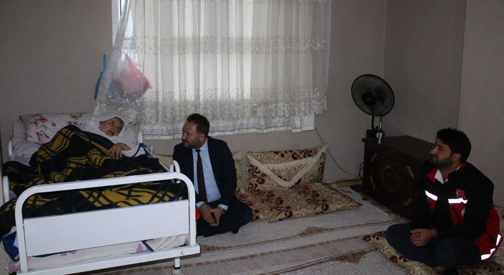 İl Müdürümüzden Yaşlı Teyzemize Hane Ziyareti