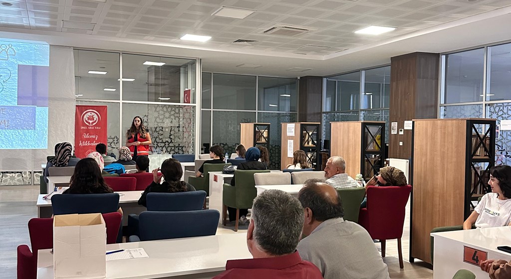 Afşin’de “Aile ve İnternet” Konulu Eğitim Gerçekleştirildi