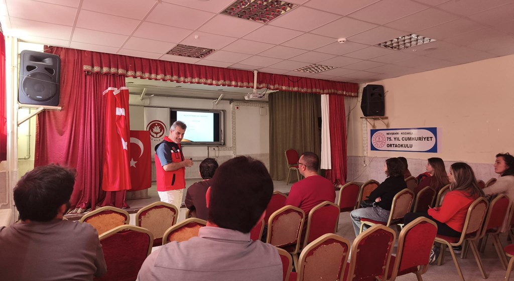 “Değerlerin Edinilmesinde Ailenin Rolü” Konulu Eğitim Gerçekleştirildi