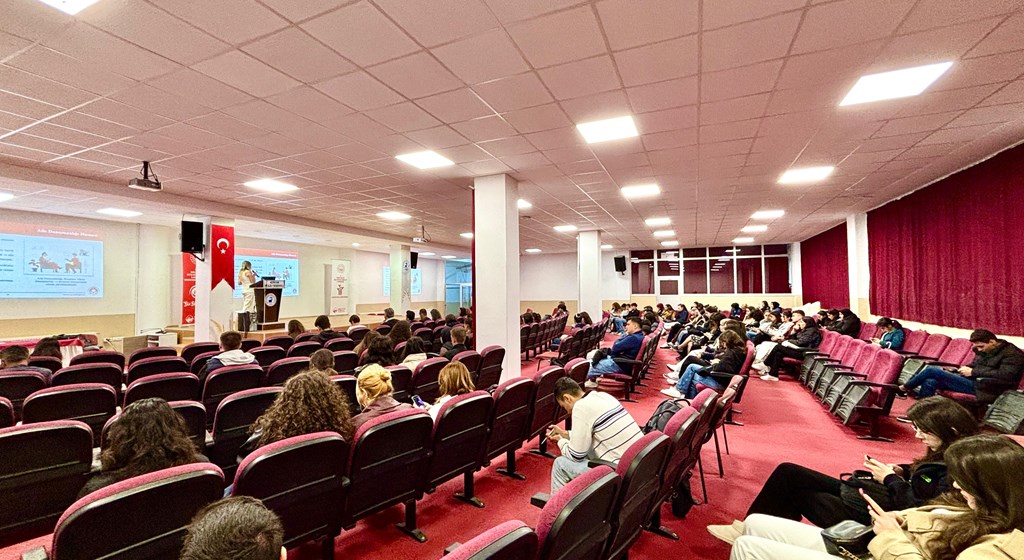 Aile Yılı Kapsamında Gençlere Yönelik Aile Eğitimi Düzenlendi