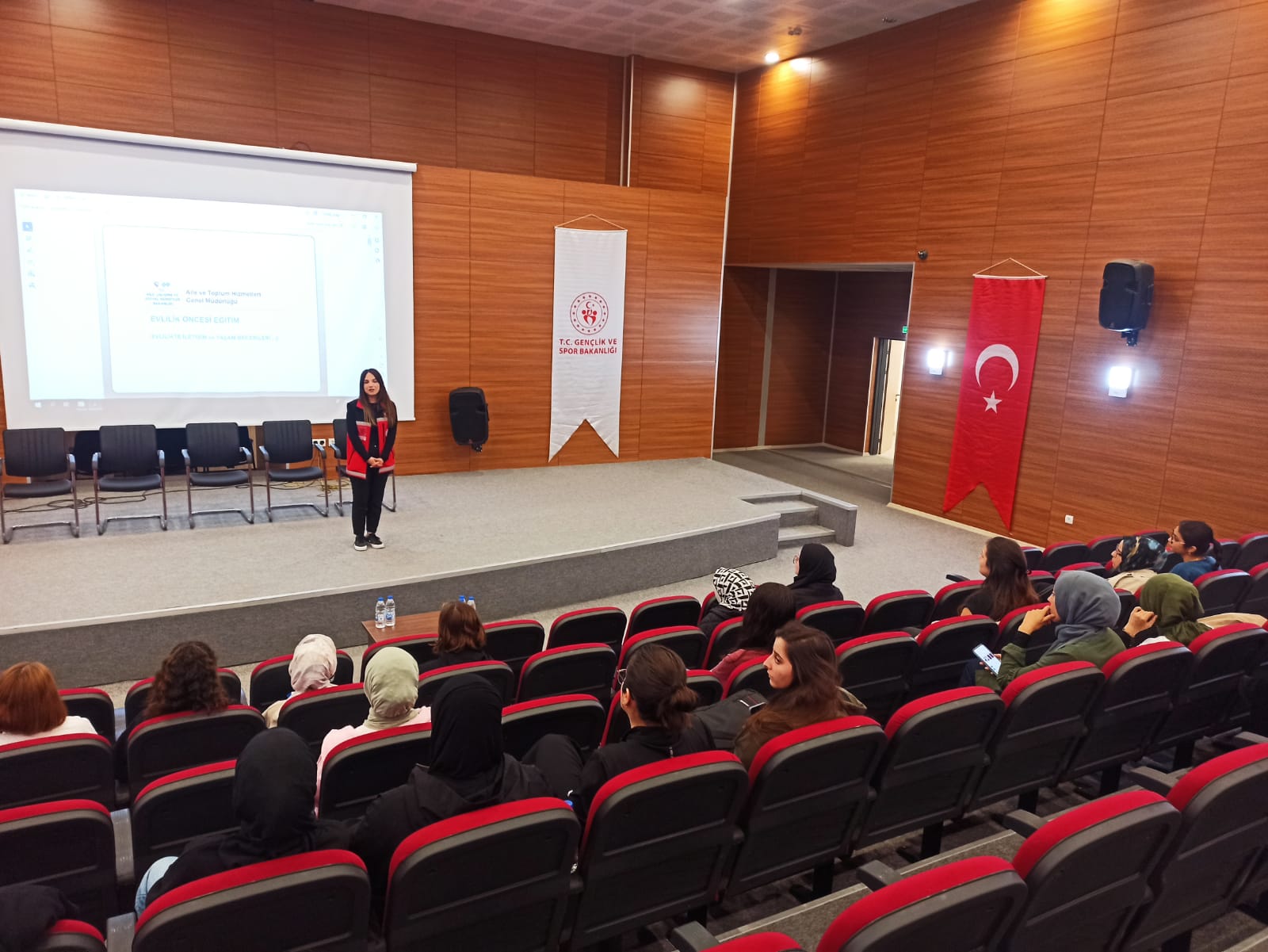 Üniversite Öğrencilerine Evlilik Öncesi Eğitim Verildi