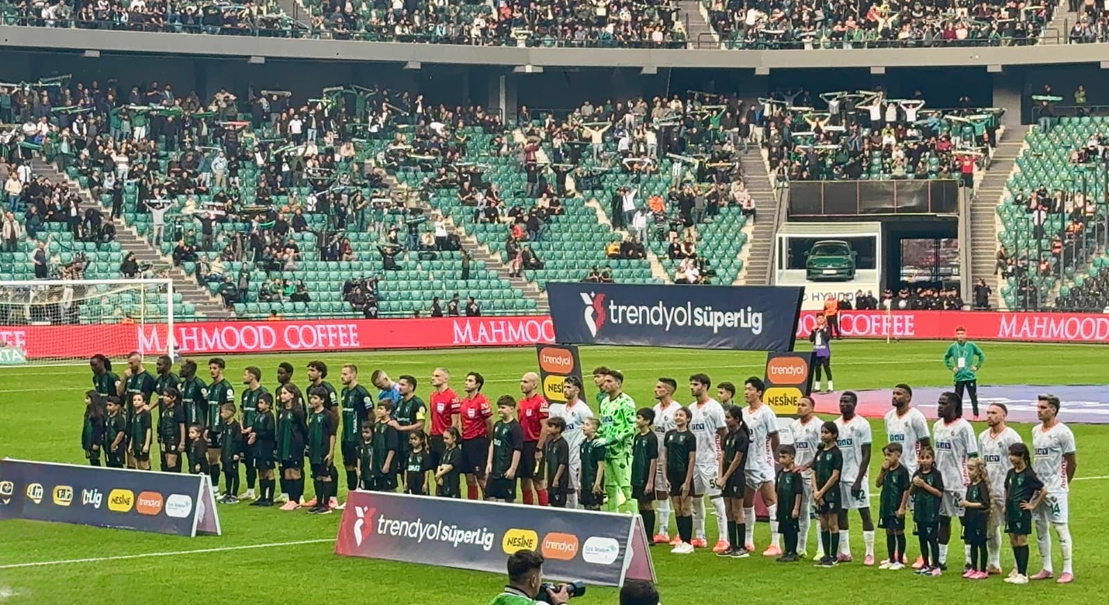 Çocuklarımız Kocaelispor-Alanyaspor Maçında Seremoni Heyecanı Yaşadı