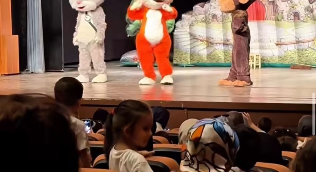 “Akıllı Tavşan Momo Orman Dostları” Müzikali Miniklerle Buluştu