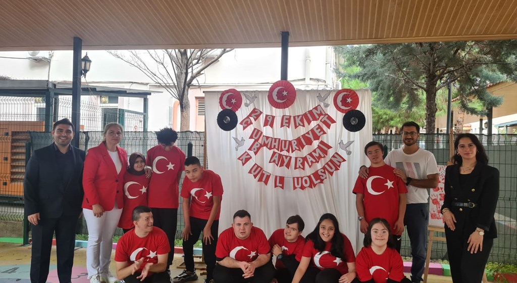 Cumhuriyet Bayramı Coşkusu Gündüz Bakım Merkezinde Yaşandı