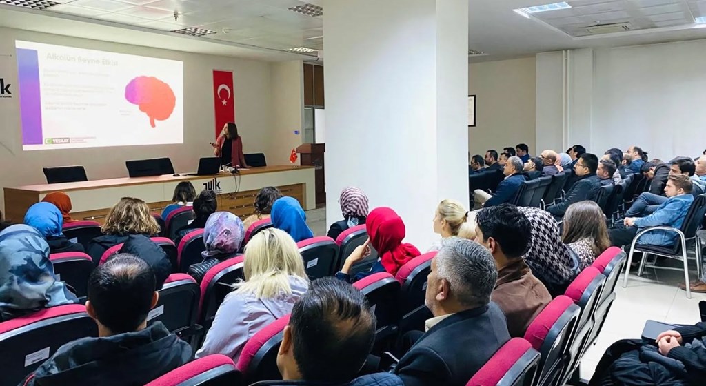 Alkol ve Madde Bağımlılıklarının Önlenmesi İle İlgili Seminer Gerçekleştirildi