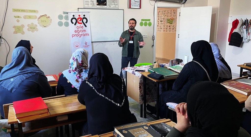 “Aile Eğitim Programı ve Çocuklarda Mahremiyet Bilinci Eğitimi”