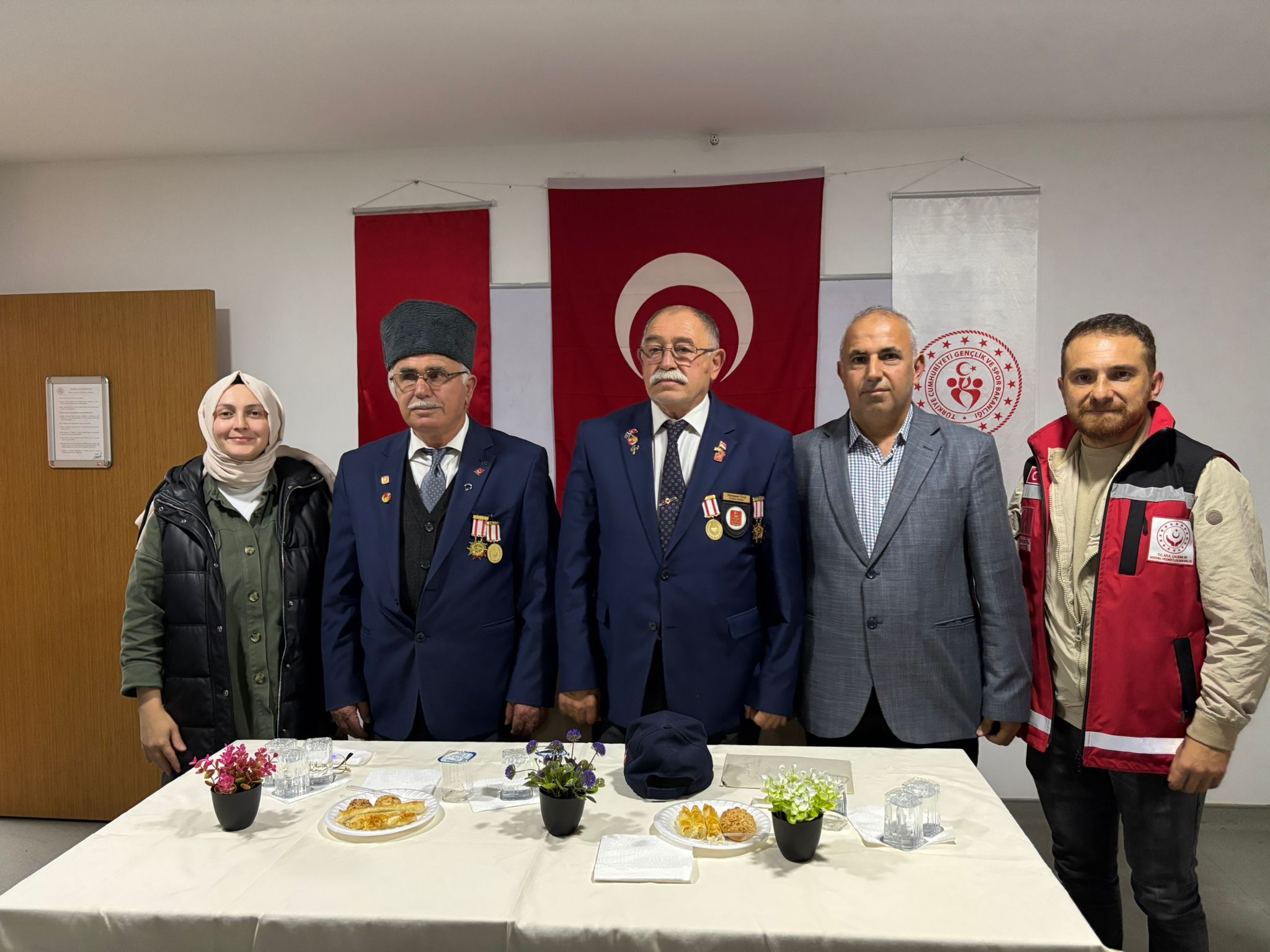 Vatan ve Kahramanlık Buluşmaları Etkinliği: Gazilerimiz Gençlerle Kahramanlık Hikâyelerini Paylaştı