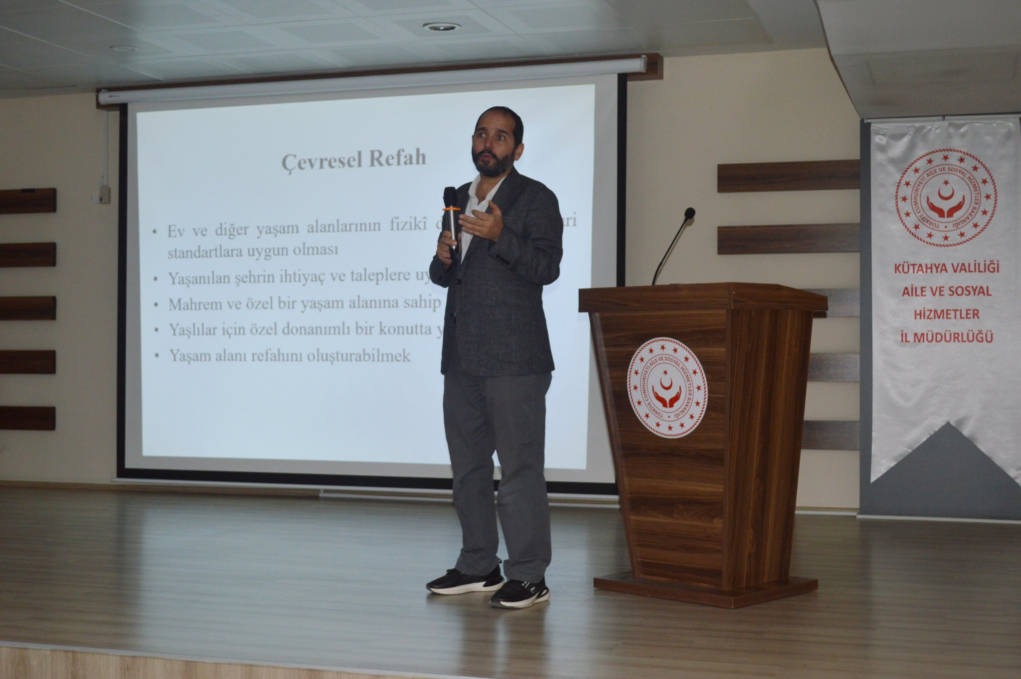 “Yaşlılık ve Toplumsal Hayat” Konulu Söyleşi Gerçekleştirildi