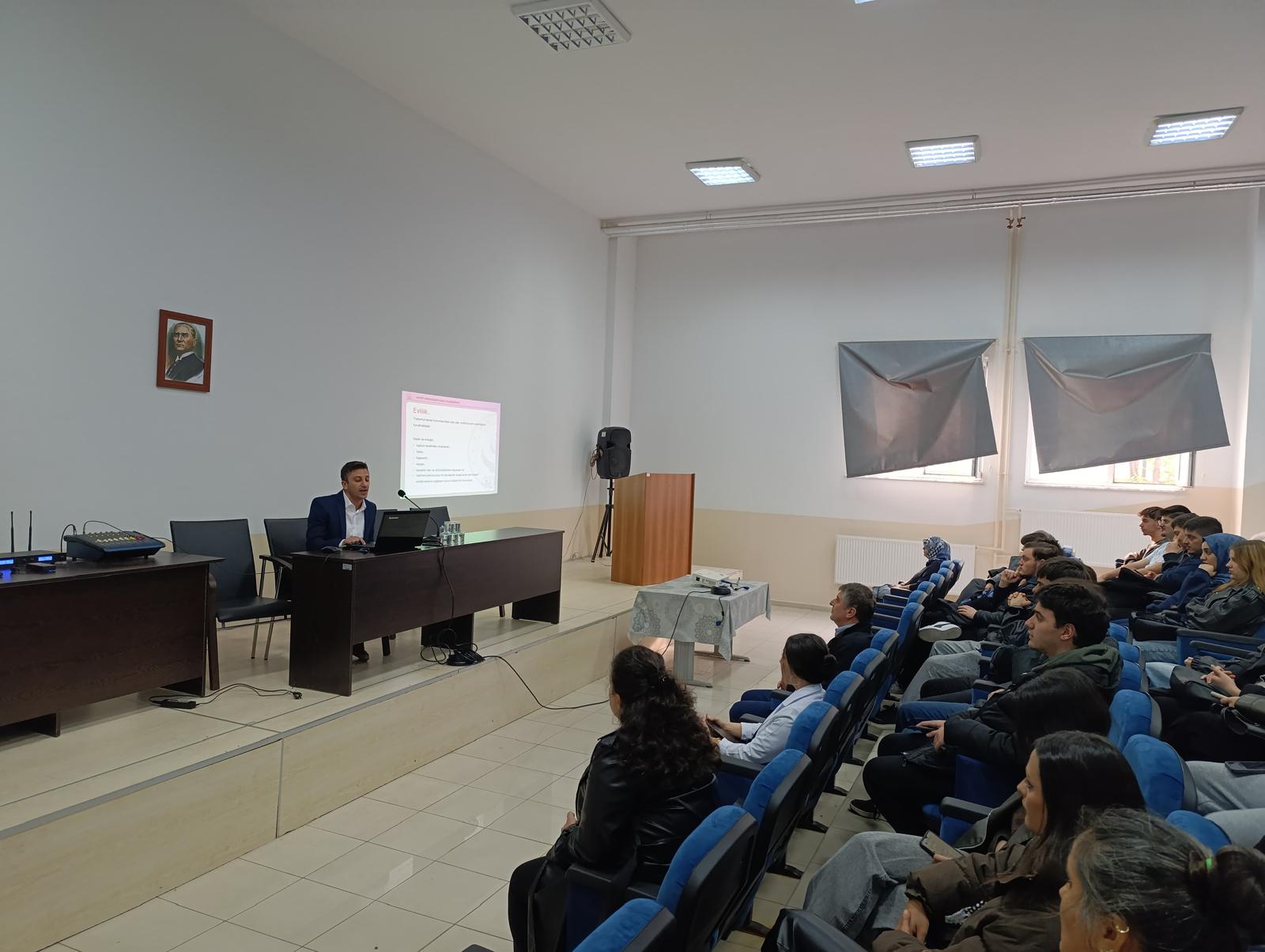 Samsun'da Üniversite Öğrencilerine Evlilik Öncesi Eğitimi Verildi