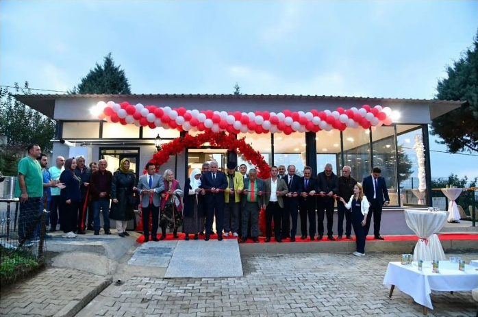 Trabzon Valisi Aziz Yıldırım, İl Müdürlüğümüze Bağlı Kuruluşumuz Yıldızlı Huzurevi Yaşlı Bakım Ve Rehabilitasyon Merkezini Ziyaret Etti.