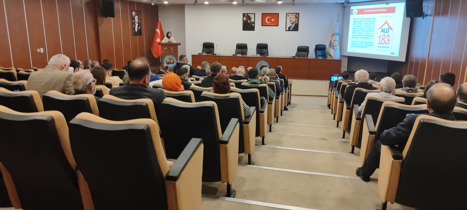 Gölcük Belediyesi’nde Kadına Yönelik Şiddetle Mücadele Semineri