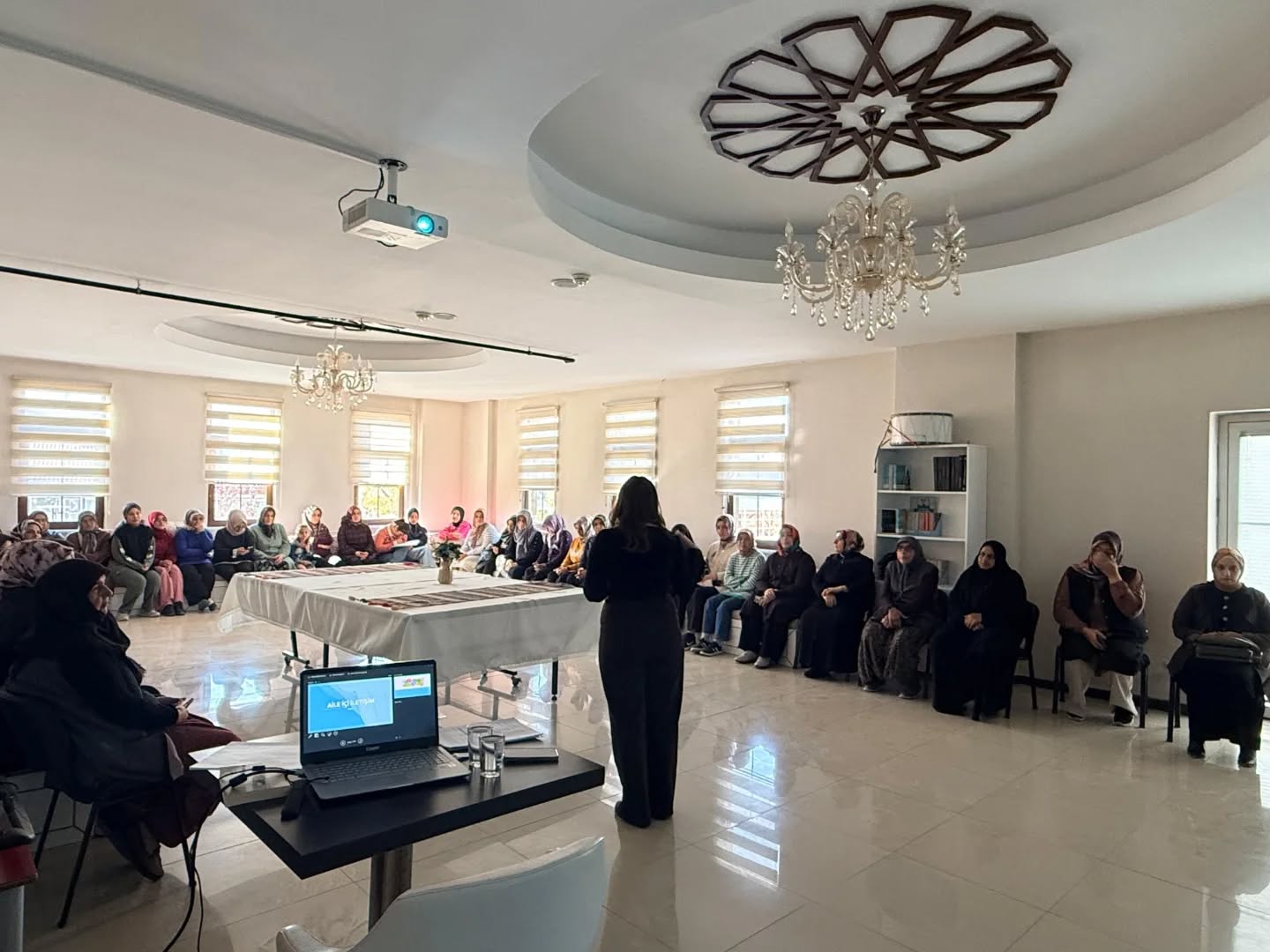 “Aile İçi İletişim” Konulu Eğitim Düzenlenmiştir