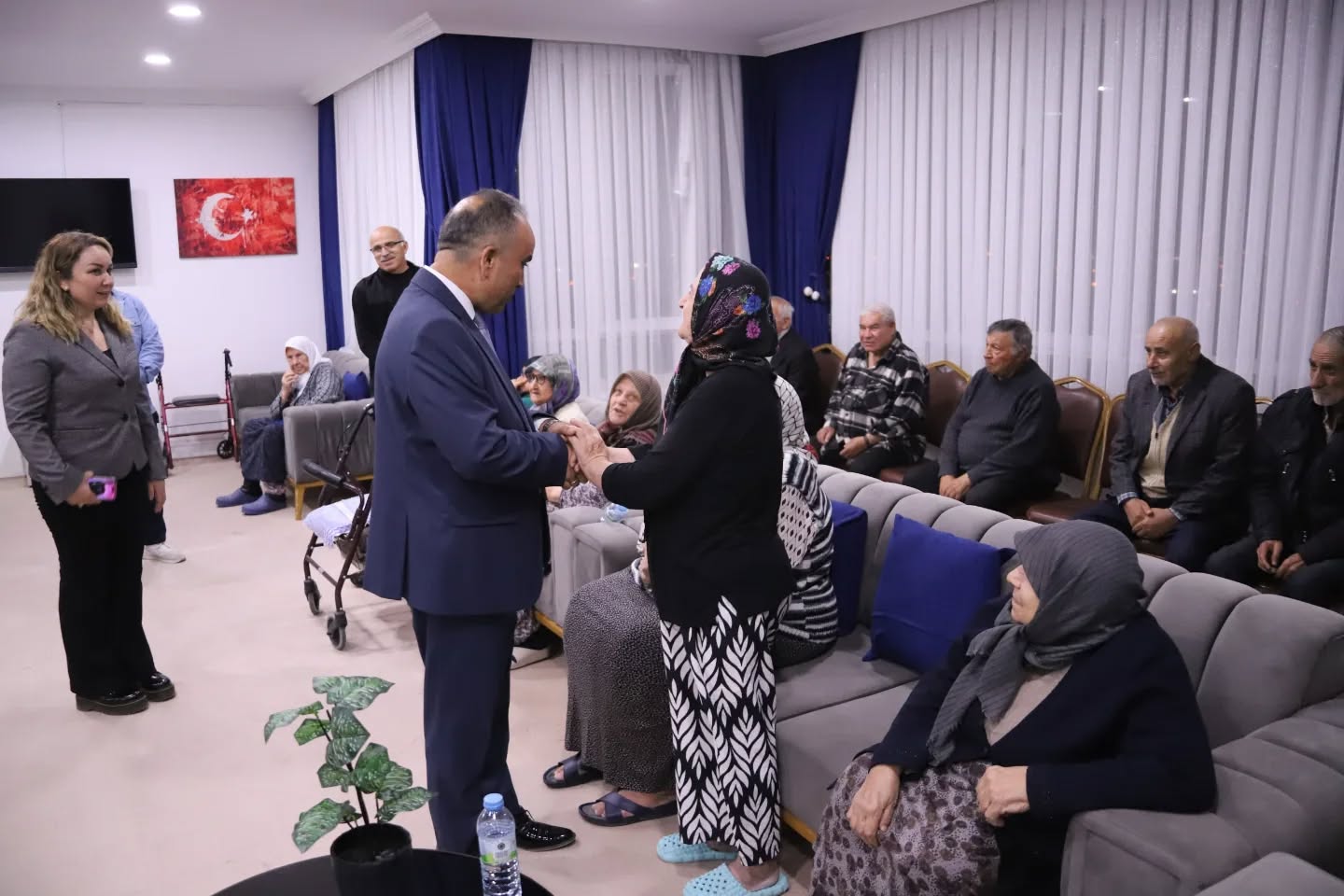 İl Müdürümüz Sayın Arif Topal, Dr. İsmail Işık Huzurevi’ni Ziyaret Ederek Kıymetli Büyüklerimizle Bir Araya Geldi