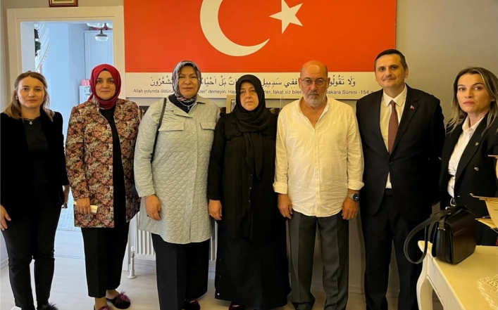 Aile Ve Sosyal Hizmetler Bakan Danışmanı Sayın Sevim Karaloğlu Hanımefendi, 2020 Yılında Suriye’nin İdlib Bölgesinde Şehit Olan Piyade Uzman Çavuş Kadir Tuncer’in Ailesini Ziyaret Etti.