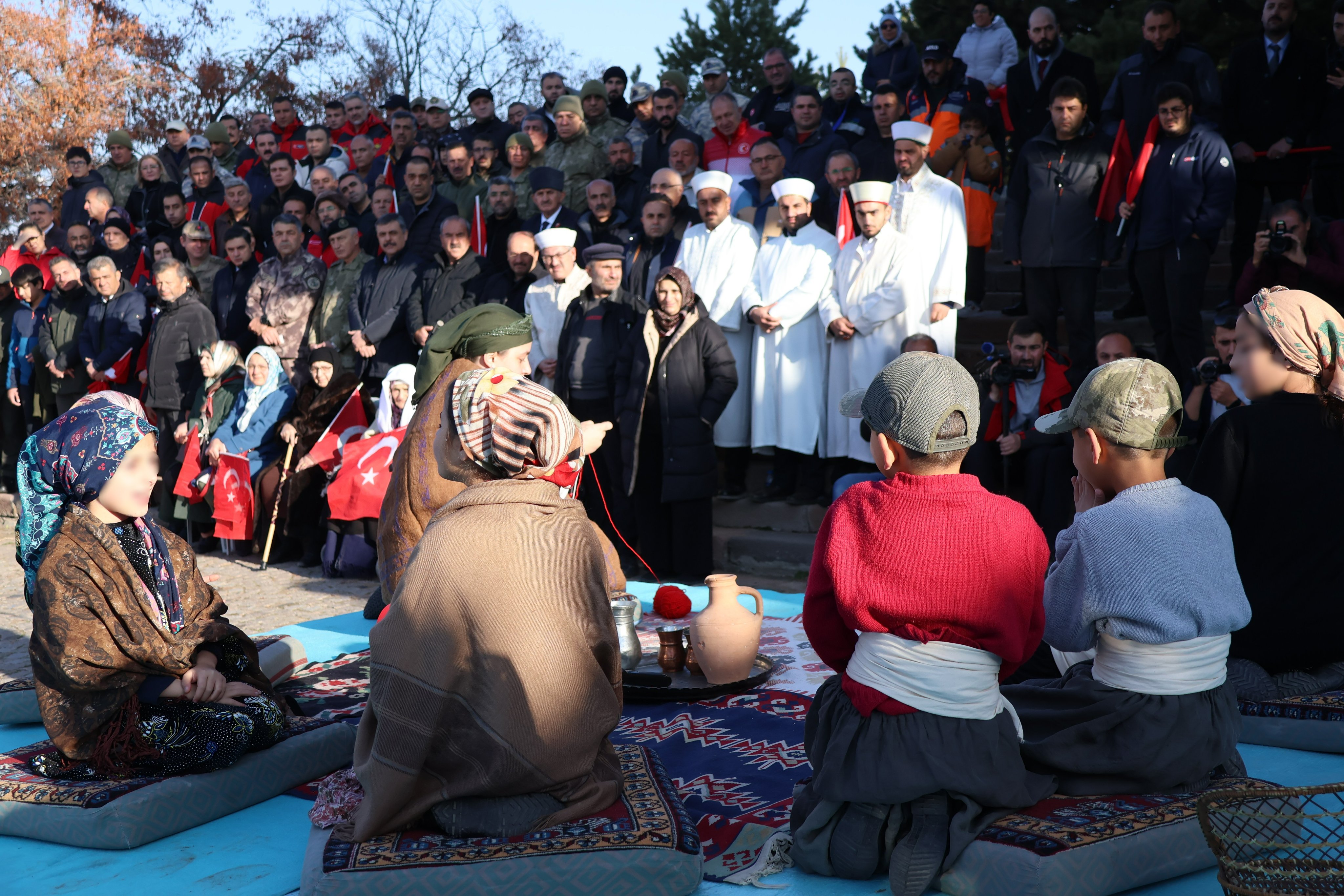 Aziziye Destanı Anma Yürüyüşü ve “Aziziye’de Bir Sabah” Tiyatro Gösterimi
