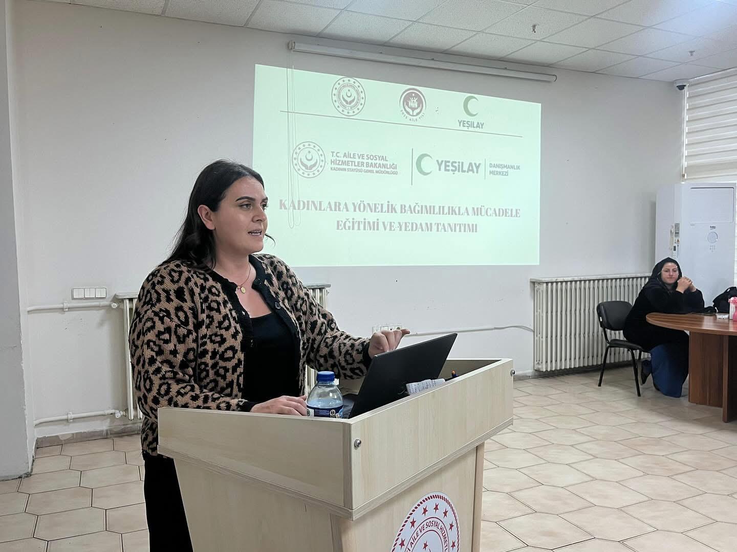 Bağımlı Bireye Yaklaşım ve YEDAM Tanıtımı Eğitimi Gerçekleştirildi