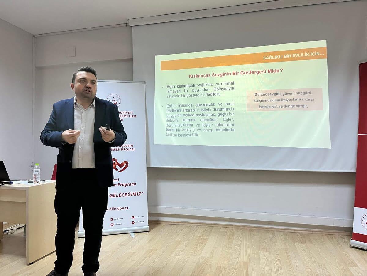 Evlenecek Gençlere Evlilik Öncesi Eğitim Semineri Verildi