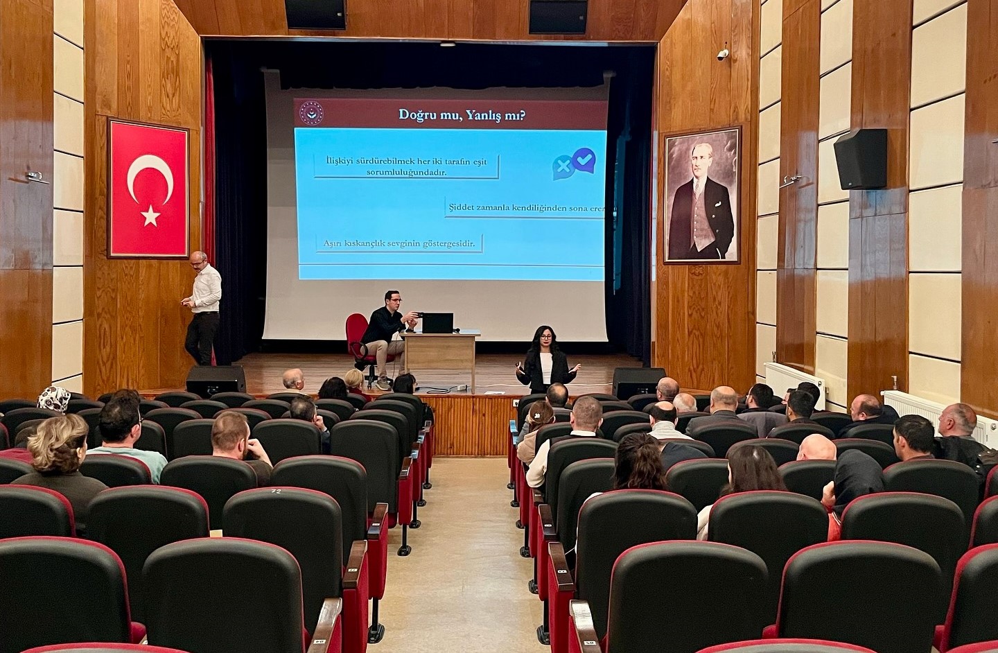 İl Kültür ve Turizm Müdürlüğü Personellerine Kadına Yönelik Şiddetle Mücadele Farkındalık Eğitimi Verildi