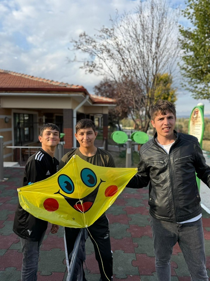 Engelsiz Yaşam Merkezi’nde Rengarenk Uçurtmalar Gökyüzüyle Buluştu.
