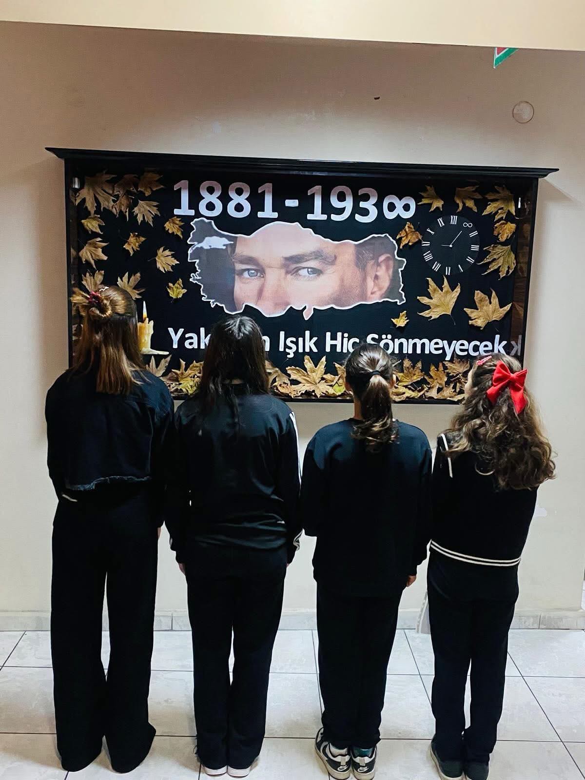 Atatürk’e Sevgiyle...