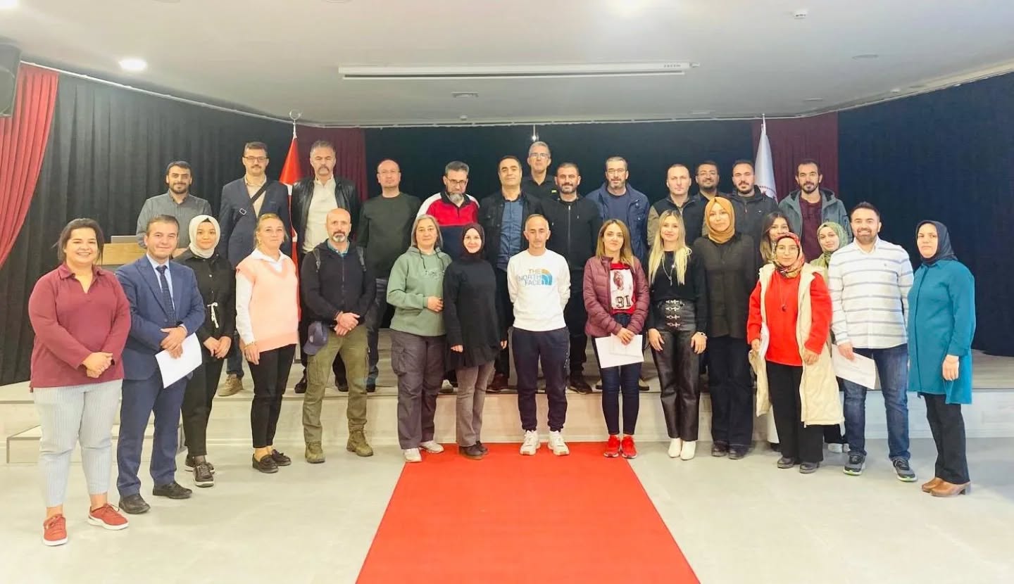 Afet ve Acil Durumlarda Psiko-Sosyal Destek Farkındalık Eğitimi Gerçekleştirmiştir