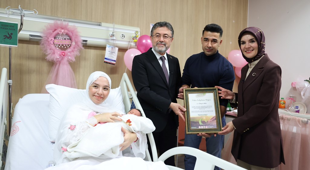 Her yeni doğan bebek ve yeni evli çift adına bir fidan dikilecek