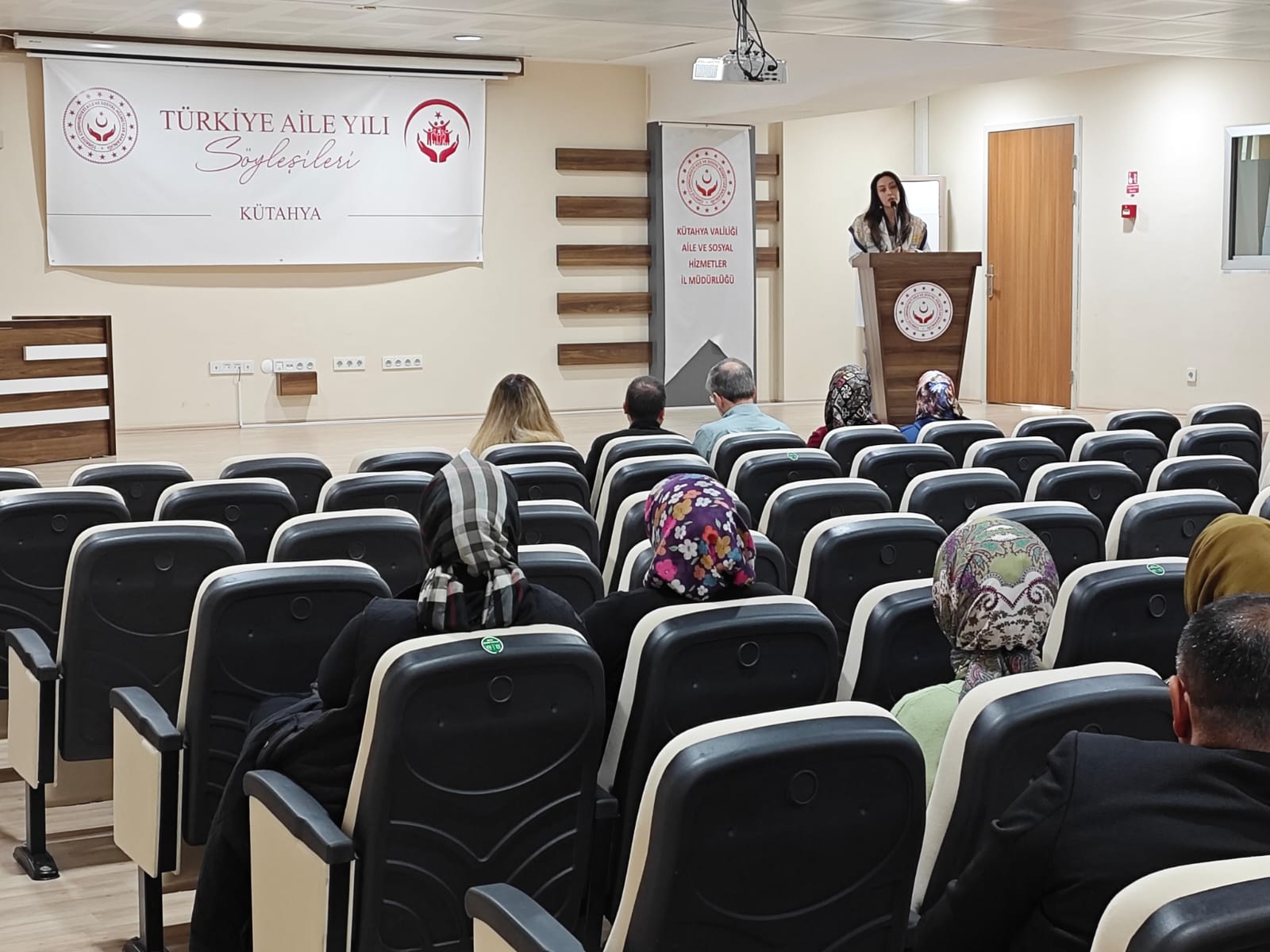 “Kadına Karşı Şiddetle Mücadele” Konulu Aile Söyleşisi Gerçekleştirildi