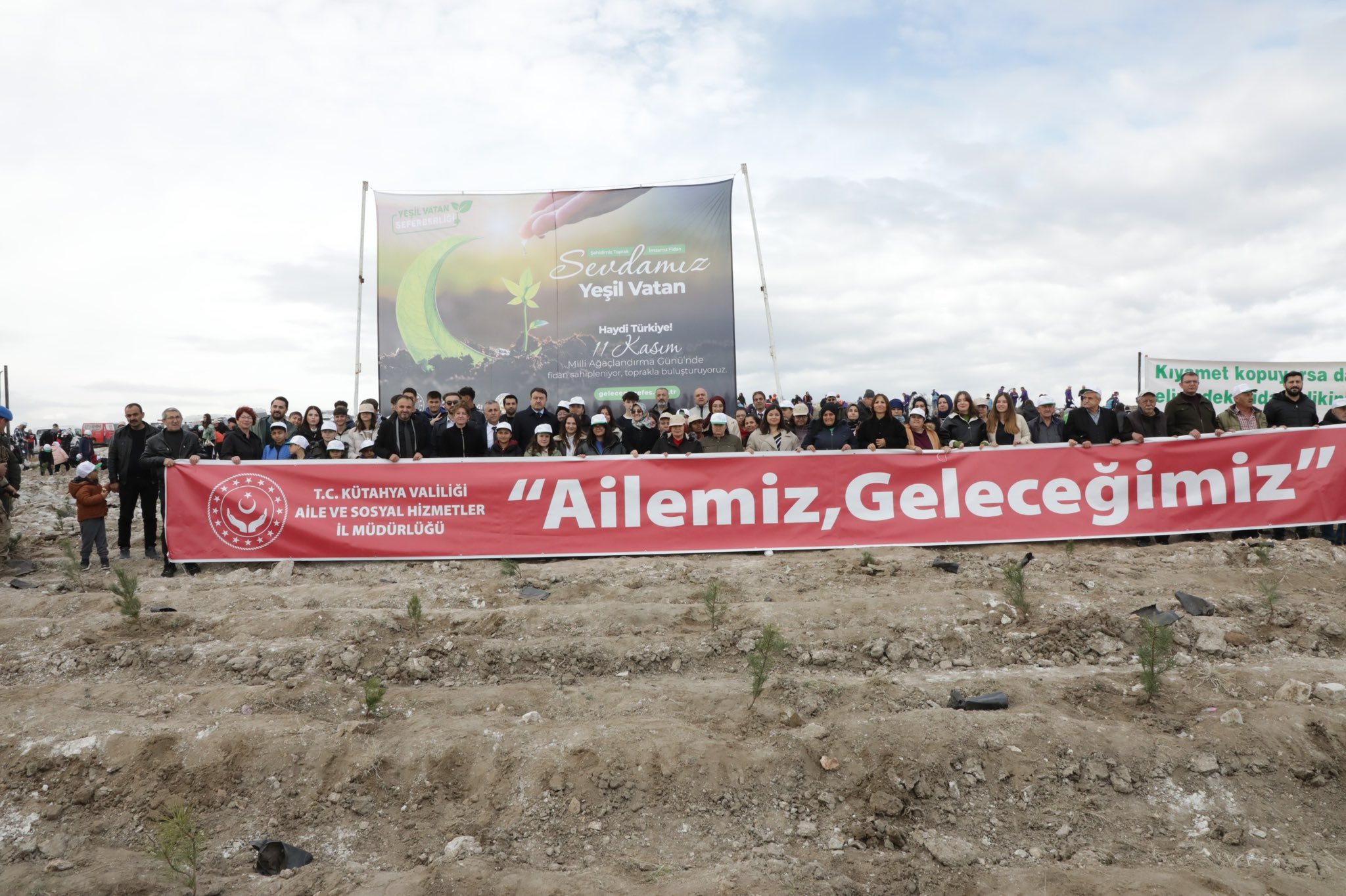 11 Kasım Milli Ağaçlandırma Günü Kapsamında Fidan Dikim Etkinliği Gerçekleştirildi