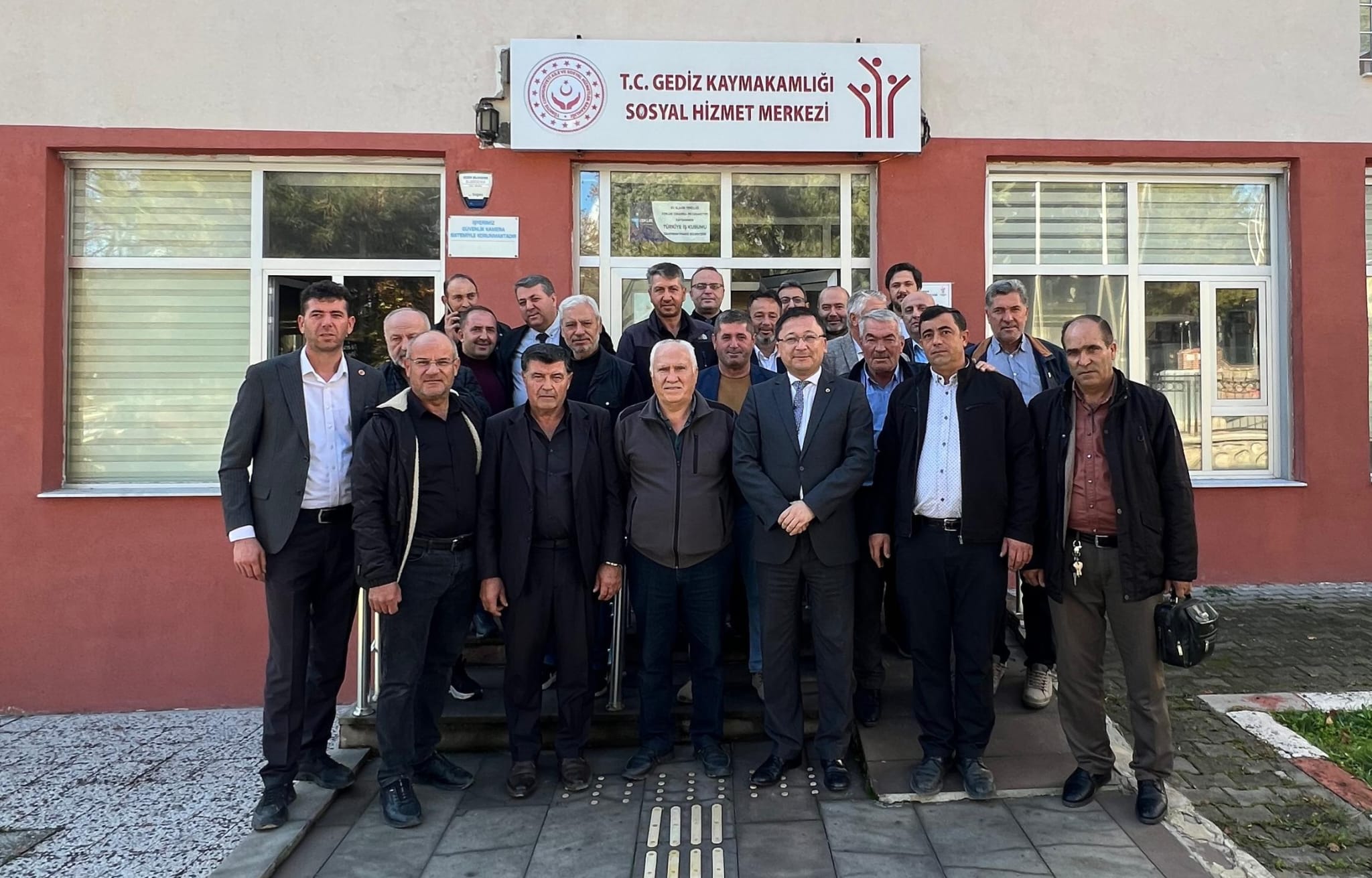 Gediz Sosyal Hizmet Merkezi Müdürlüğü Tarafından Muhtarlarla Bilgilendirme Toplantısı Gerçekleştirildi