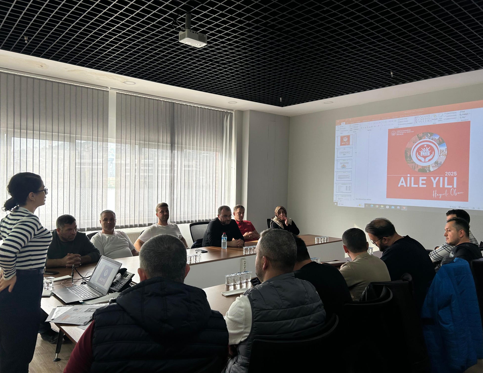 Yeni Otobüs Şoförlerine Kritik Eğitim: Körfez Sosyal Hizmet Merkezi'nden Stres ve Öfke Kontrolü Desteği!