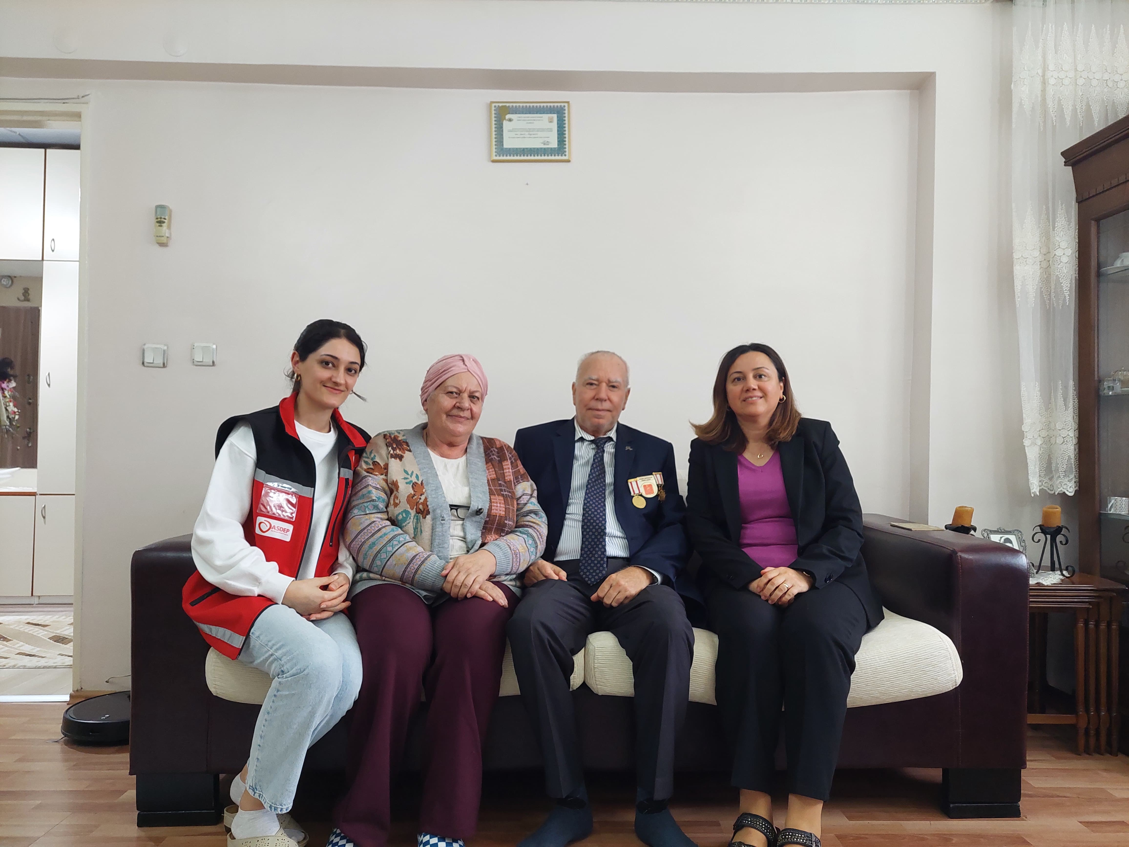 Geçmişe Saygı, Aileye Önem: Gazimizin Hatıraları Dinlendi, İhtiyaçları Yerinde Değerlendirildi