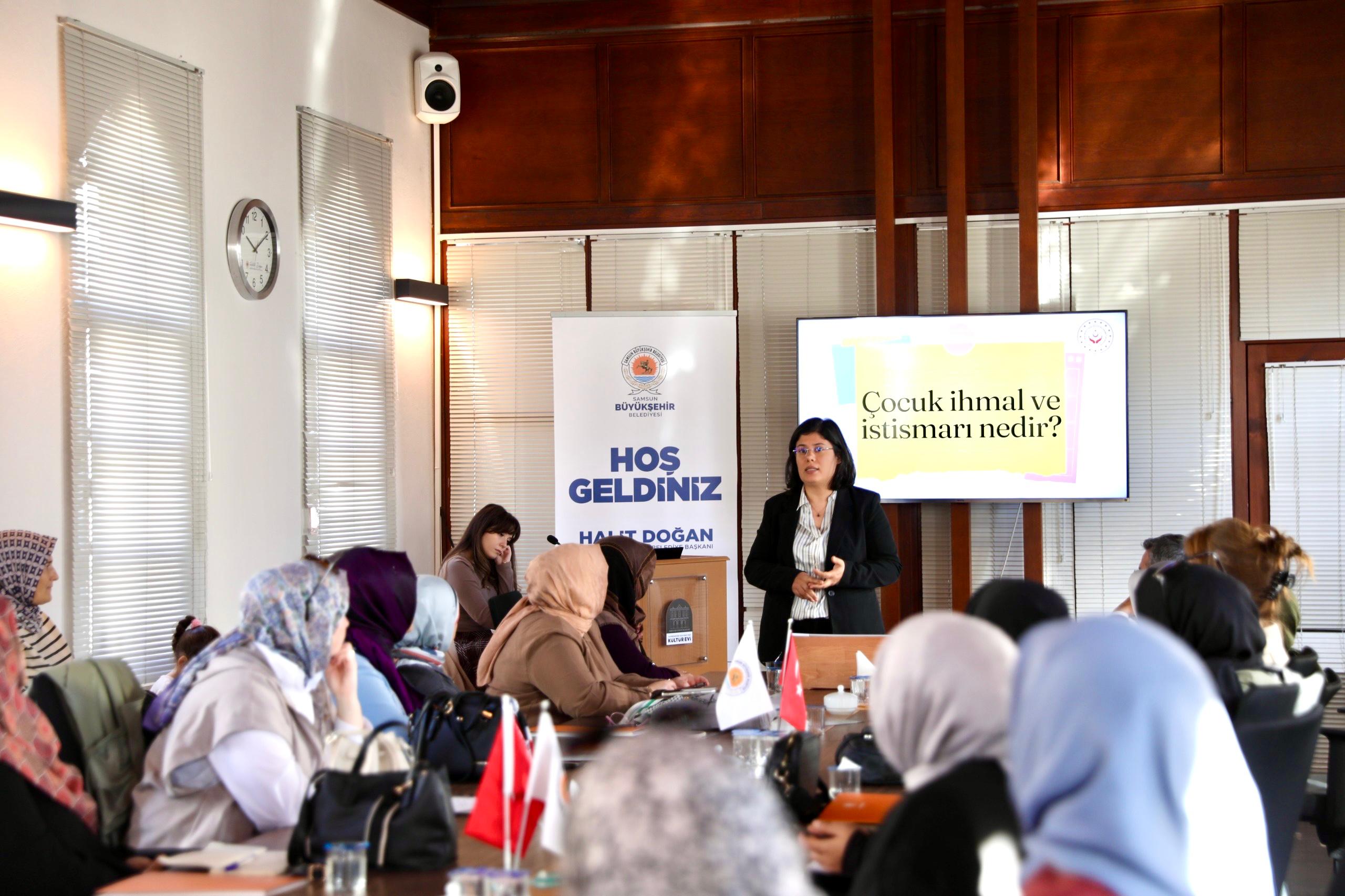 Aile Akademisi Programı’nın İlk Gününde Ebeveynlere Yönelik Eğitim Düzenlendi