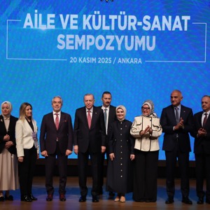 Cumhurbaşkanı Erdoğan ve Aile ve Sosyal Hizmetler Bakanımız Göktaş, “Aile ve Kültür-Sanat Sempozyumu“ kapanış oturumuna katıldı - fotoğraf 8
