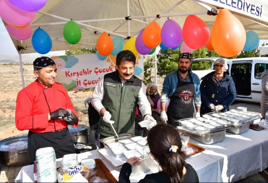 Kırşehir'de Fidan Dikim Etkinliğinde Aile ve Sosyal Hizmetler Standı Açıldı