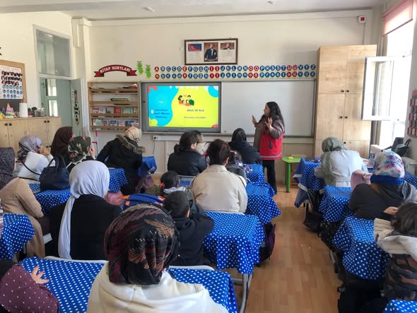 Okul ve Aile İletişimi konusu İle İlgili Eğitim Gerçekleştirildi