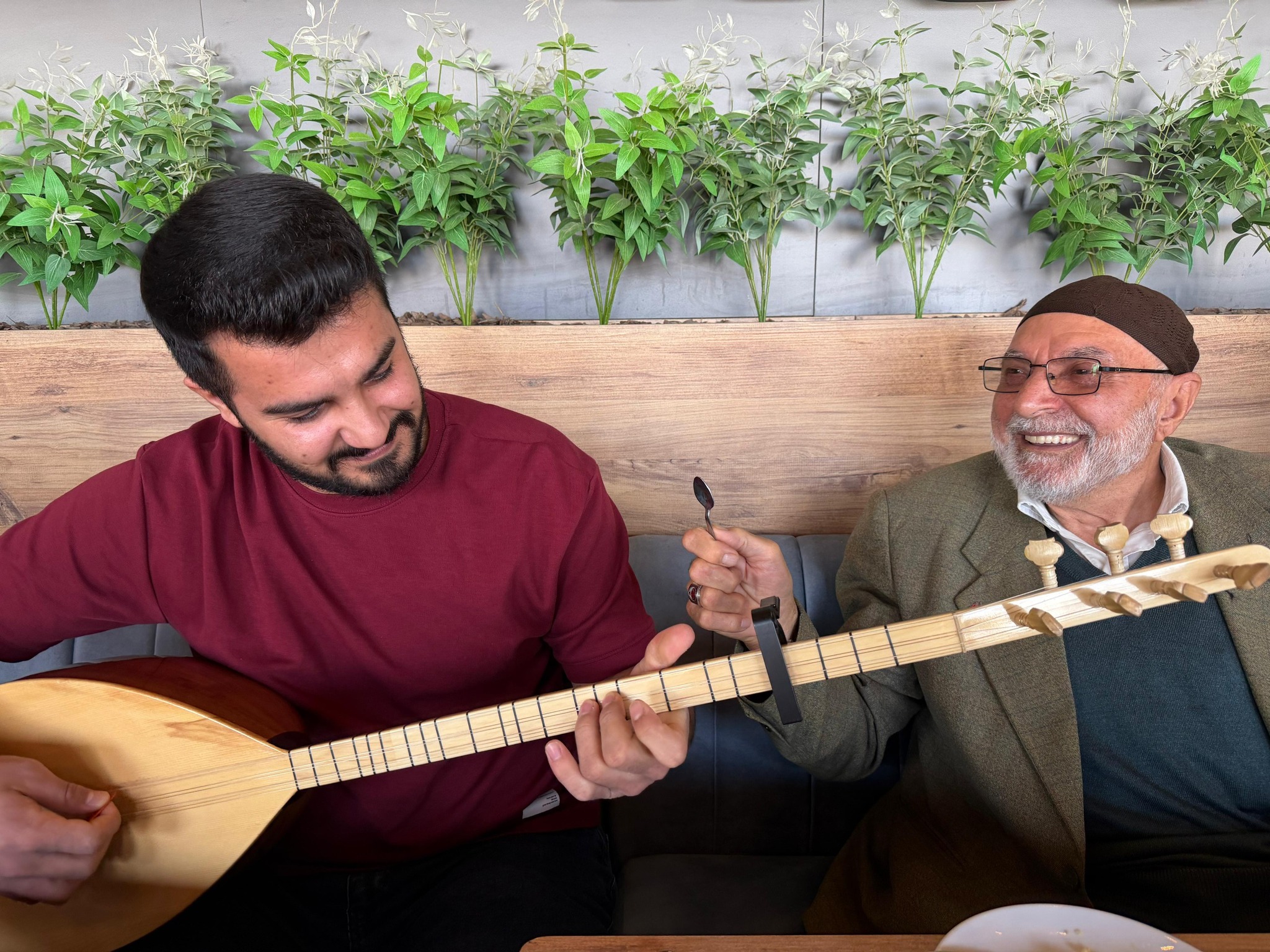 Nesiller Buluştu: “Zamanın Sessiz Tanıkları” Kahvaltı Programında Gençler ve Yaşlılarımız Bir Araya Geldi