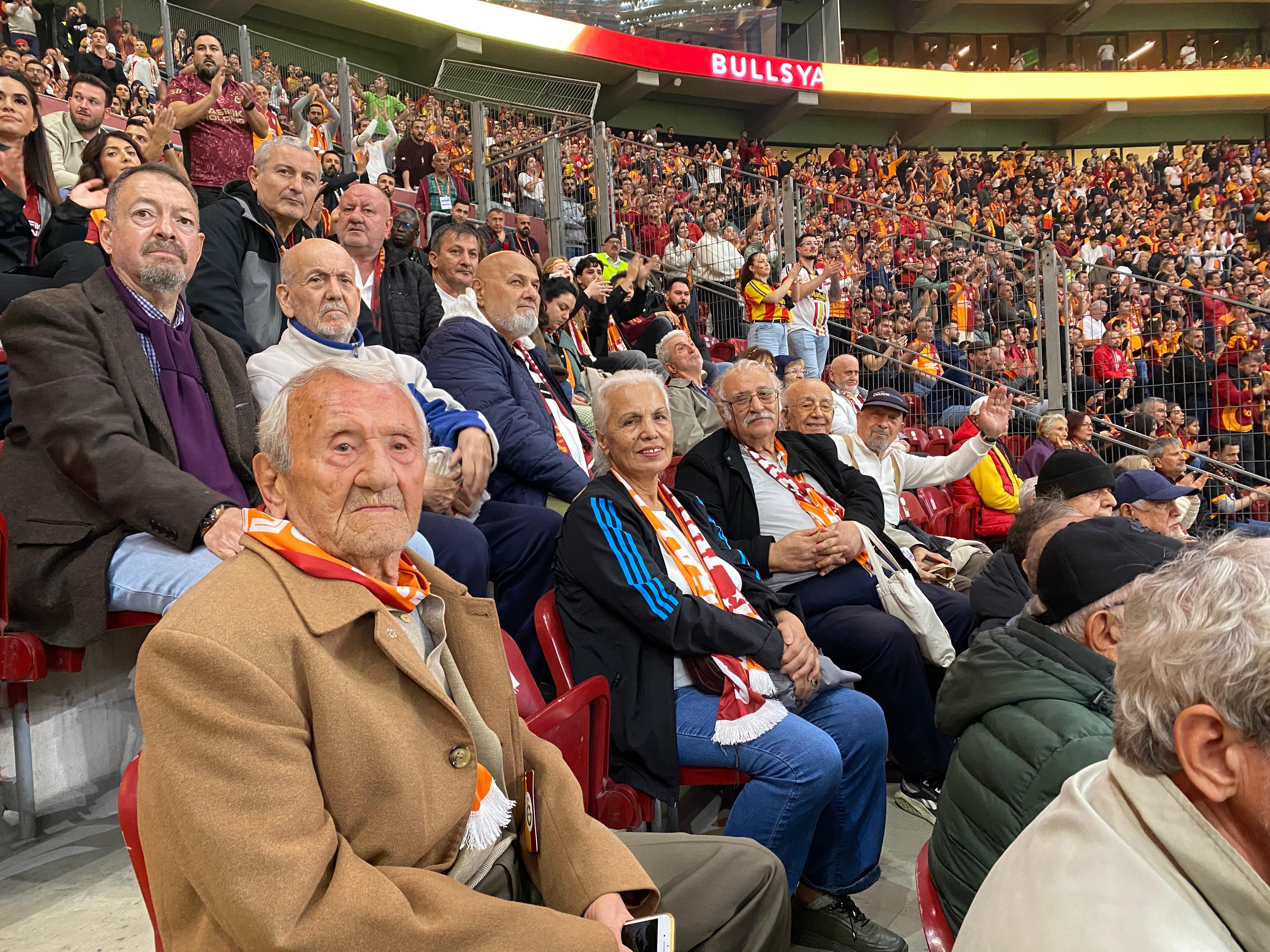 24 Kasım Öğretmenler Günü Kapsamında Emekli Öğretmenlerimiz Galatasaray Spor Kulübü Tarafından Ağırlanmıştır