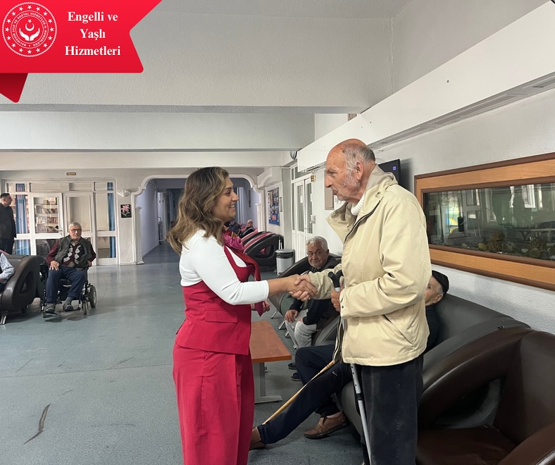  İl Müdürümüz Sayın Emine BÖÇKÜN, Balıkesir Huzurevindeki Büyüklerimizi Ziyaret Etti