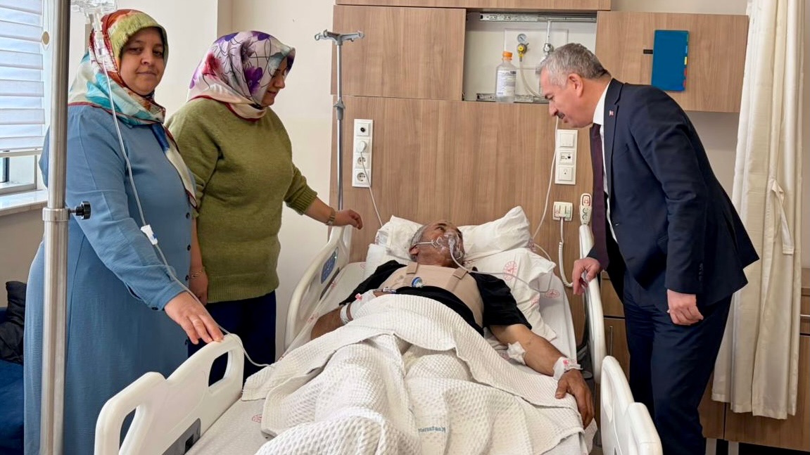 Kıbrıs Gazimiz Mehmet Sabancı Amcamızı Hastanede Ziyaret Ettik