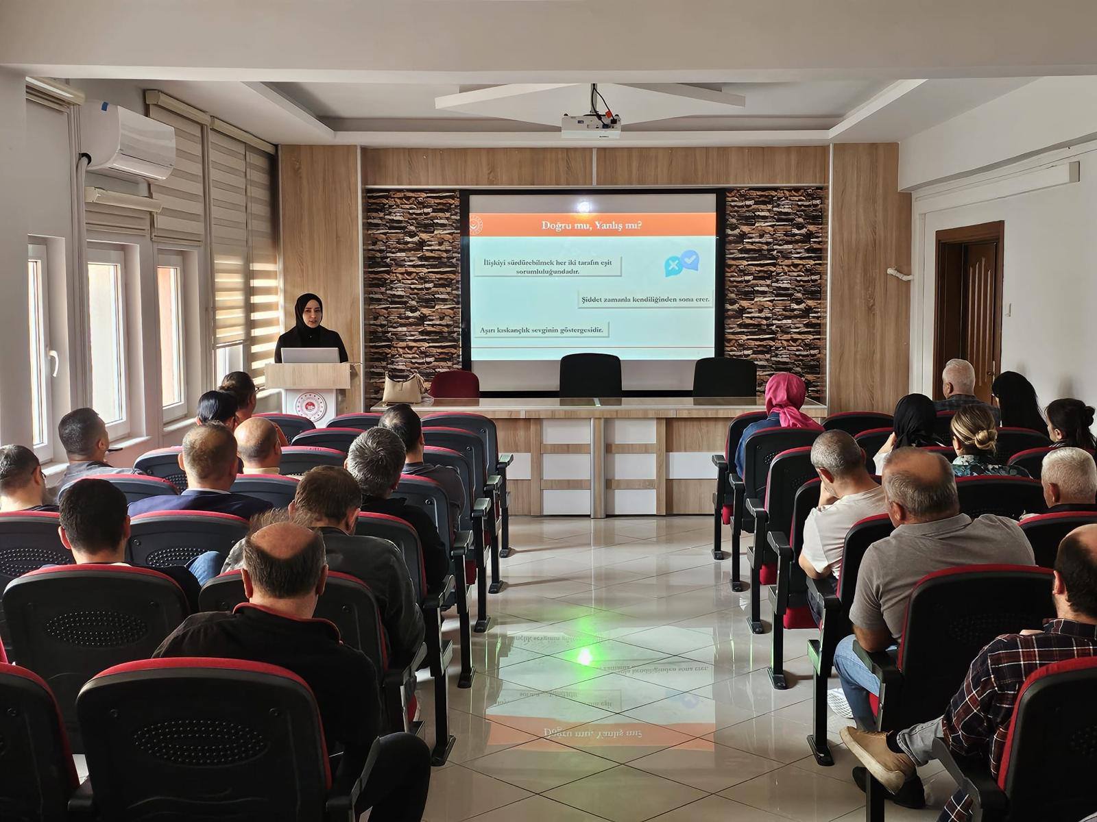 Kadına Yönelik Şiddetle Mücadele Farkındalık Eğitimi Verildi
