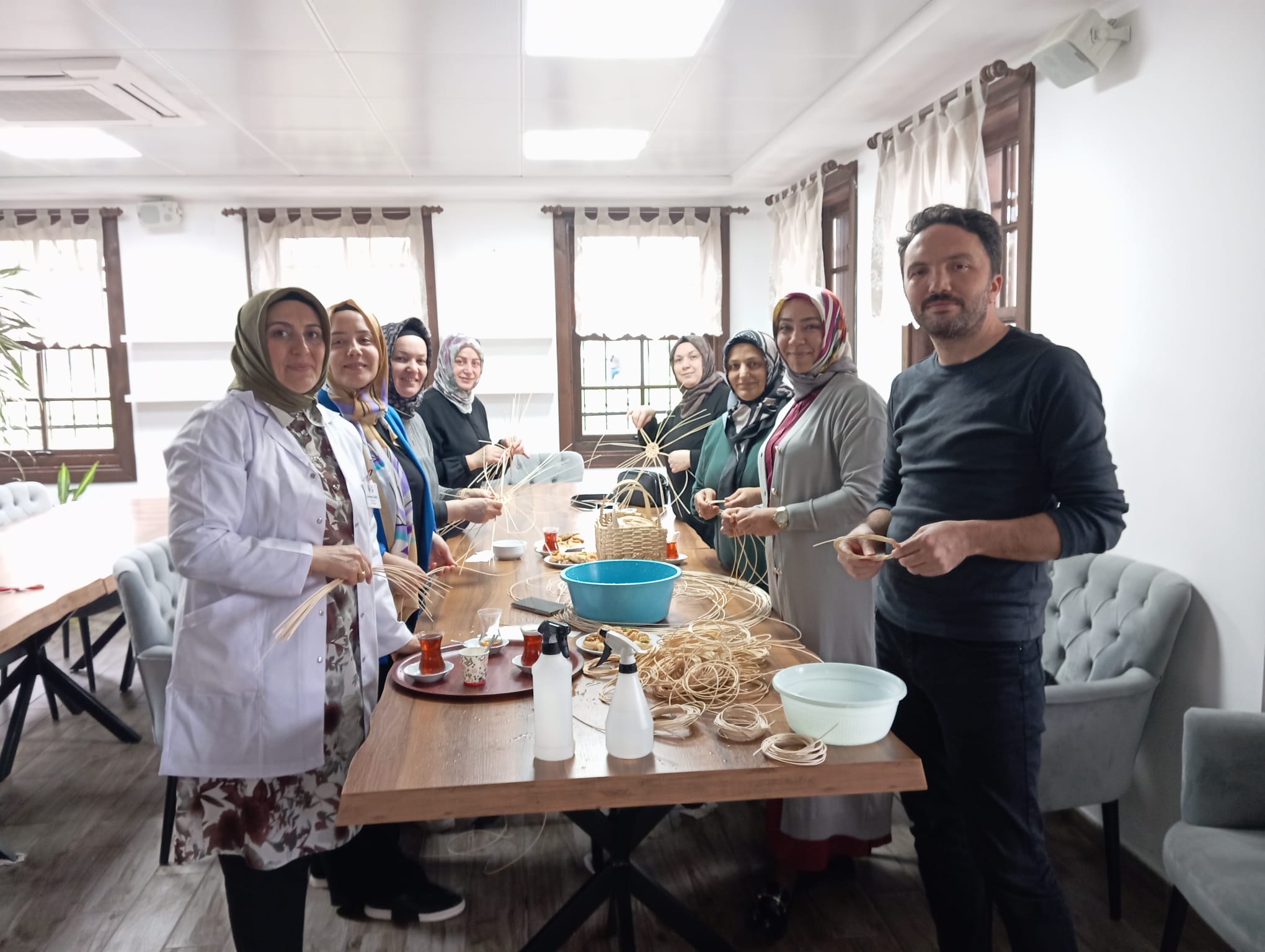 Şehit ve Gazi Yakınlarına Yönelik Sanat Etkinliklerimizde Sepetler Örülüyor